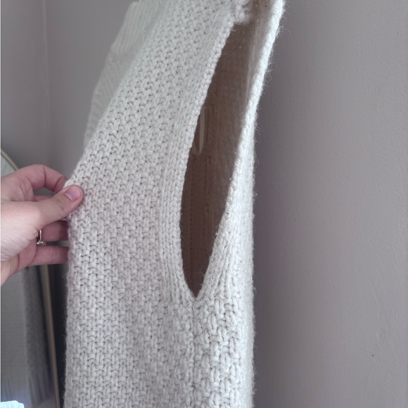 H&M Cream Knit Sweater Vest - Picture 4 of 5